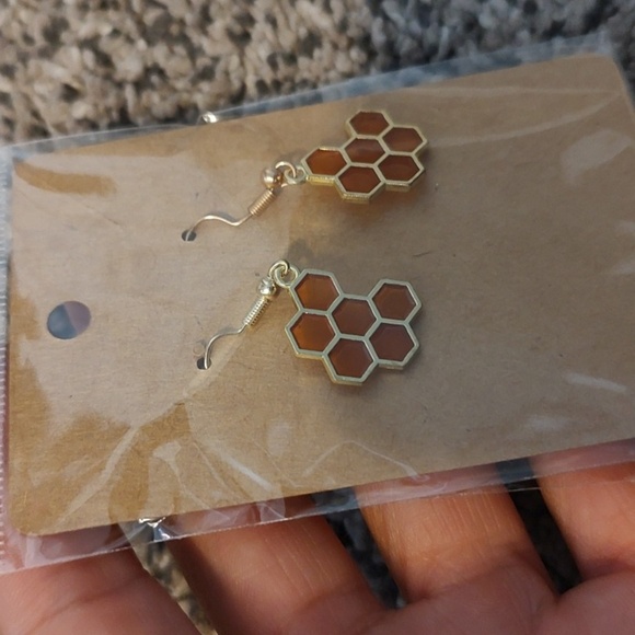 Gold Honeycomb Earrings - Picture 3 of 3